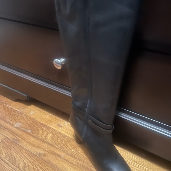 vince camuto black leather boots. 9.5 size, but fits in 9. - Picture 2 of 5